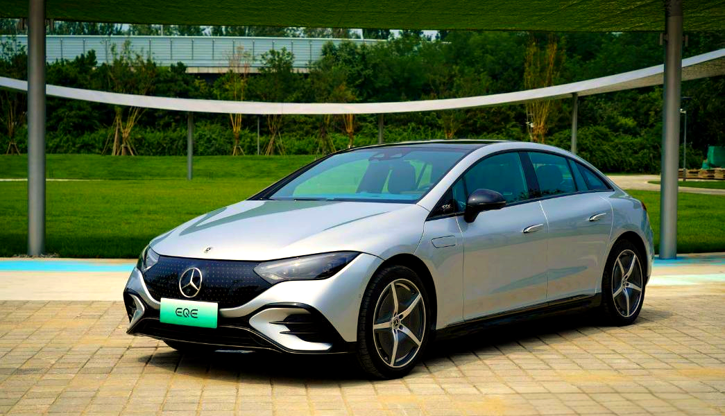 成都奔驰EQE降20.00万 仅27.80万可入手