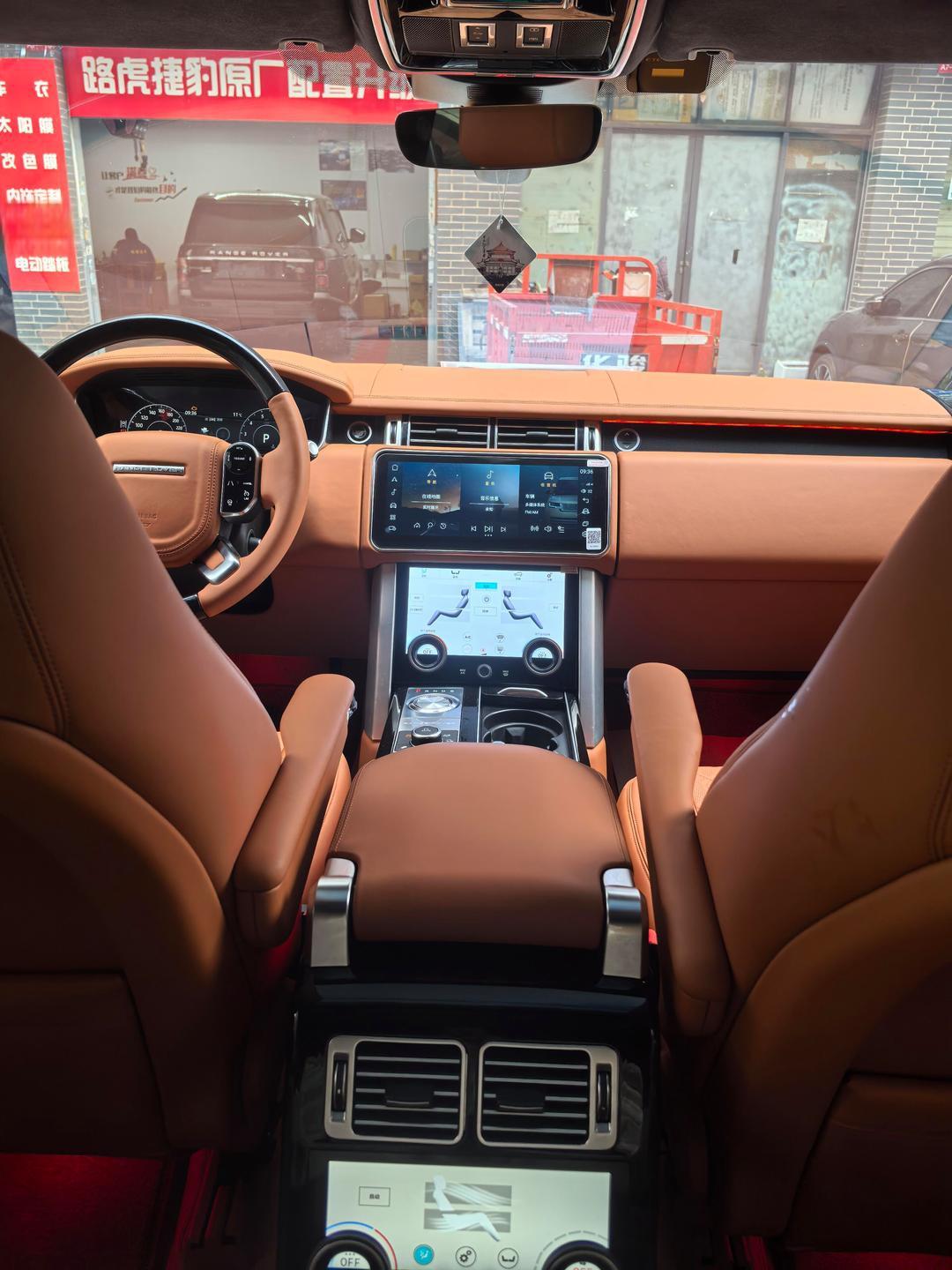 成都路虎揽胜售价141万起 欢迎到店试驾