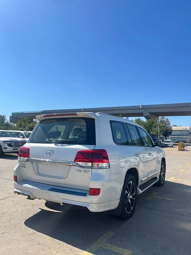 兰德酷路泽中东版试驾体验