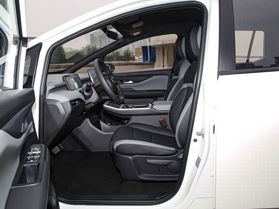 成都合创Z03最新报价13.48万起 暂无优惠