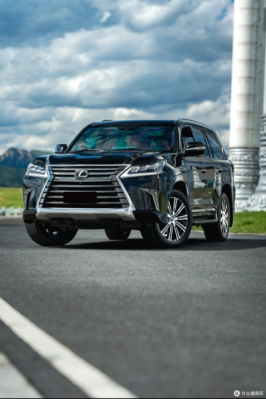 成都雷克萨斯LX中东版降价39万 欢迎上门试驾