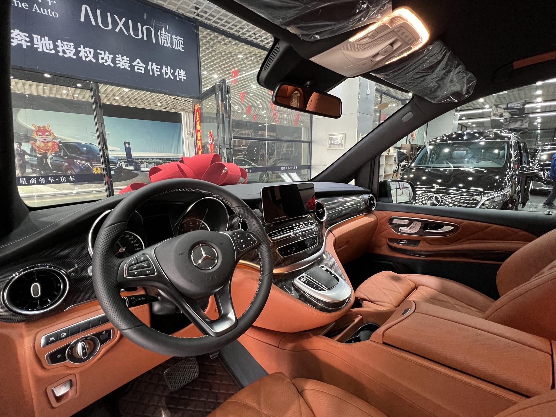 2021新款奔驰V260L商务车，傲旋大白鲨实拍体验测评