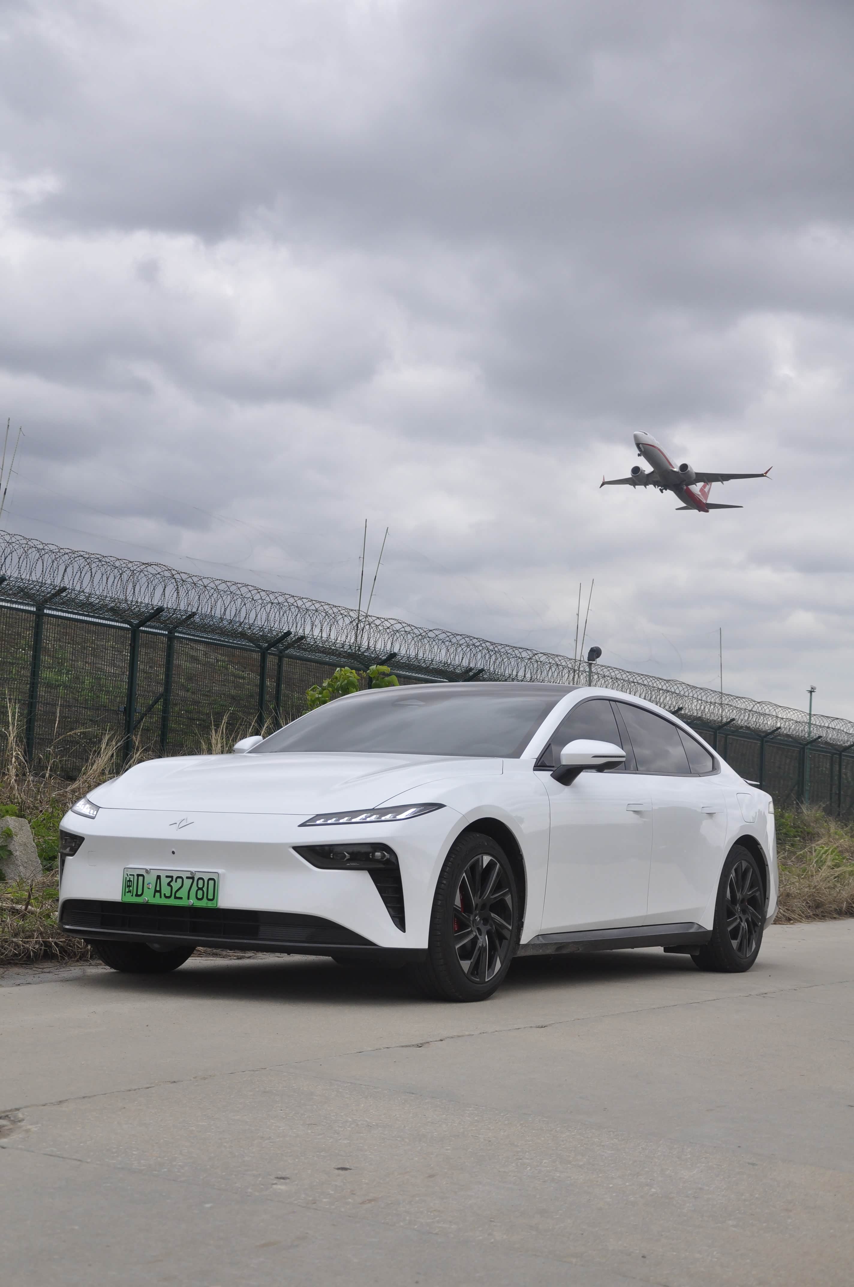 东风奕派eπ007+开启预售 预售价14.99-15.99万